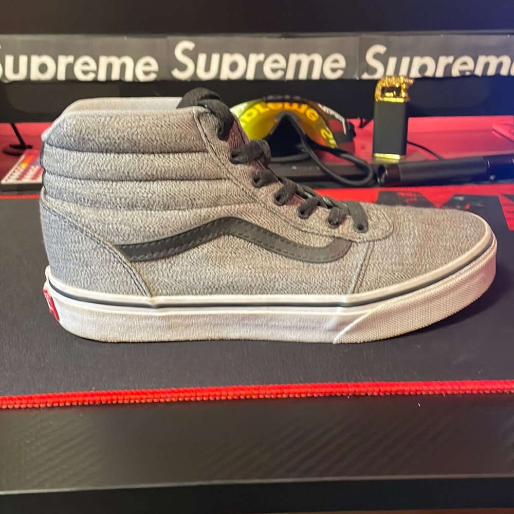 Youth vans shoes